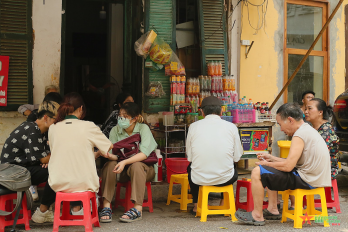 Hương Vị Việt Nam - Ẩn Dấu Sau Những Cốc Trà Đá